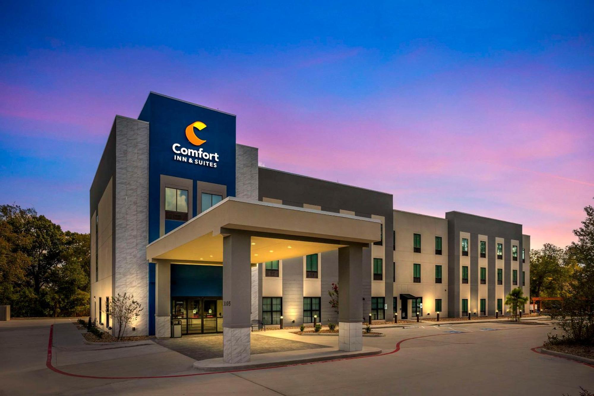 Comfort Inn & Suites Huntsville Near University Екстериор снимка